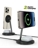 Estación de carga inalámbrica PowerPeak 2 en 1 MagCharge de 15W, color negro, cargando un teléfono y auriculares.