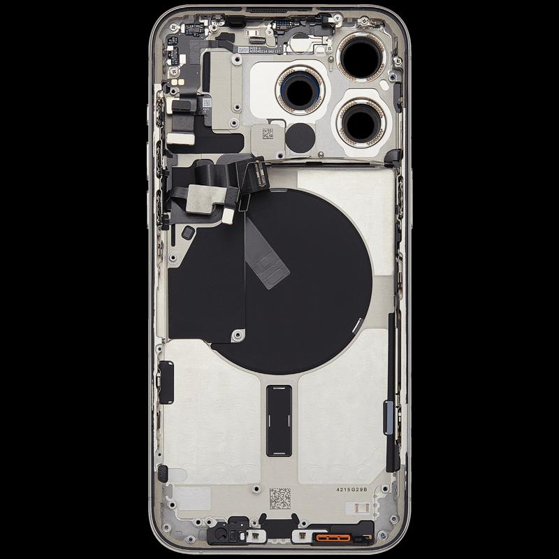 Reparación de tapa trasera con pequeño preinstalado para iPhone 15 Pro Max en Guatemala.