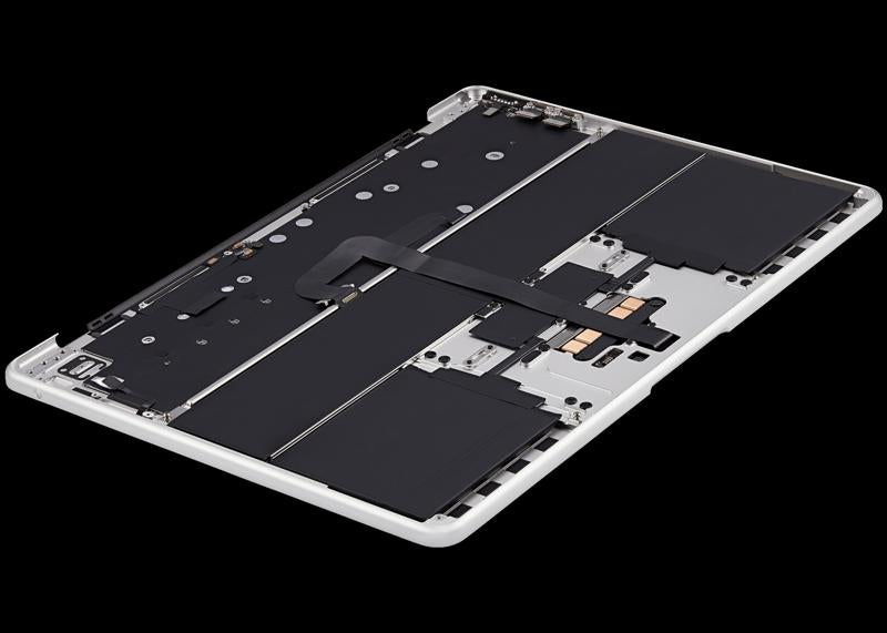 Repuestos de tapa superior con batería y teclado para MacBook Air 13 (A2681 / Mid 2022) disponibles en Guatemala para reparaciones y repuestos al por mayor.