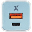 Cargador de pared GaN AmpSentrix Pro teal de 30W con 2 puertos USB-C y USB-A.