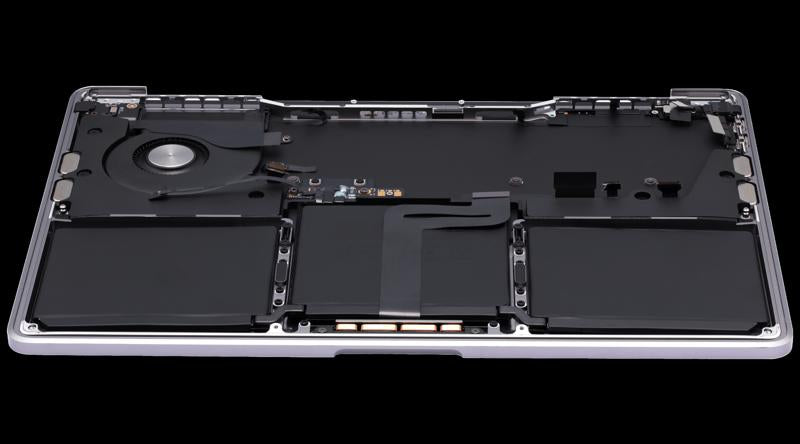 Reparación de tapa superior con batería y teclado para MacBook Pro 13 M2 (A2338 / Late 2020) en Guatemala.