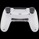 Control alámbrico blanco DoubleShock 4 para PlayStation 4, con cable USB y diseño ergonómico.