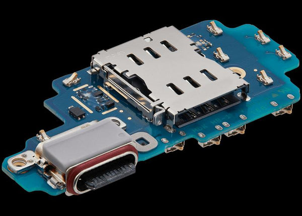 Reparación de puerto de carga y lector de SIM para Samsung Galaxy S24 Ultra 5G en Guatemala.