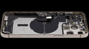 Tapa trasera dorada usada para iPhone 14 Pro Max con puerto de carga flex y pequeñas partes.