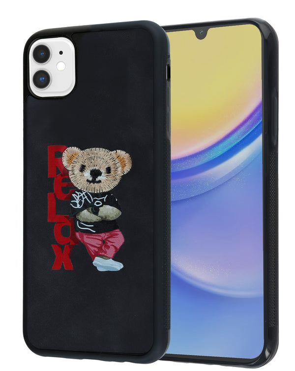 Encuentra la funda de diseño adorable de RELAX BEAR para iPhone 11 en Guatemala, ideal para los amantes de accesorios únicos y divertidos.