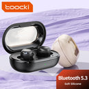 Auriculares TWS in-ear Toocki Sleep Comfort negros, compactos y ergonómicos, perfectos para dormir, con estuche de carga.