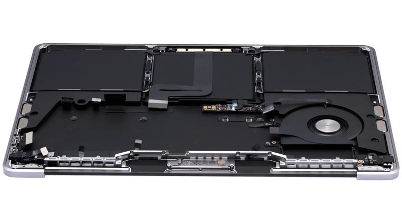 Reparación de tapa superior con batería y teclado para MacBook Pro 13 M2 (A2338 / Late 2020) en Guatemala.