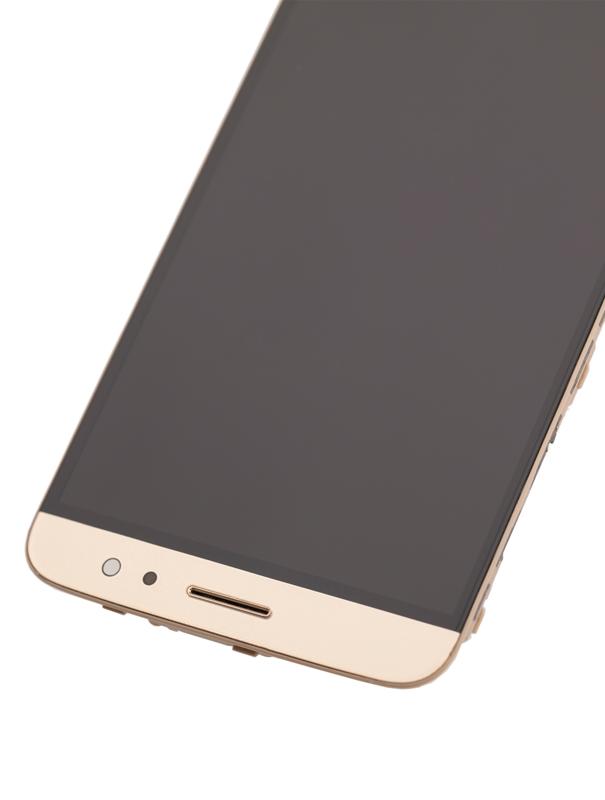 Reparación de pantalla con marco dorado para Huawei Nova Plus en Guatemala.