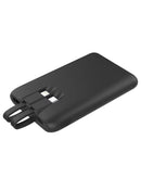 Batería externa POMGEAR negra de 5000mAh, carga rápida, con pantalla digital mostrando nivel de batería.