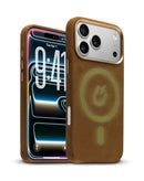 Encuentra la mejor funda MagSafe para iPhone 17 Pro en Guatemala en xBase, color marrón de gamuza.