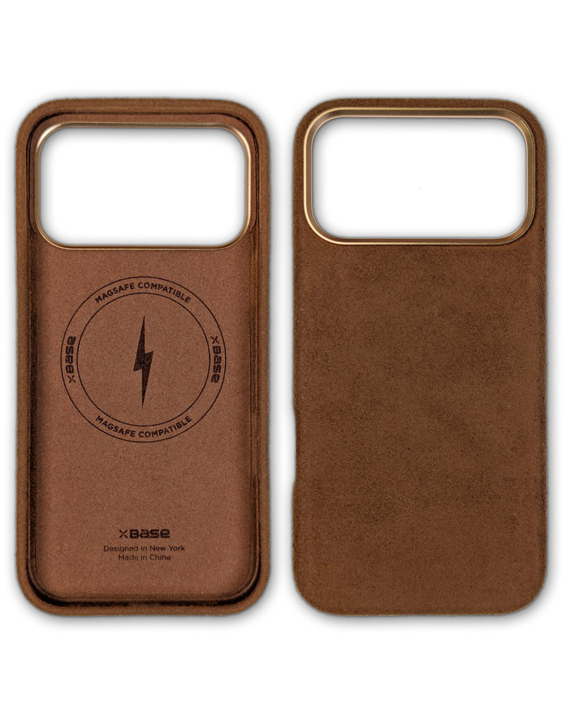 Encuentra la mejor funda MagSafe suede en Guatemala para tu iPhone 17 Pro Max color café.