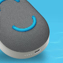 Altavoz Bluetooth Skullcandy Kilo XT gris claro, portátil, con correa, resistente al agua, ideal para exteriores.