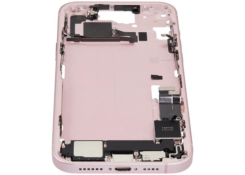Reparación de iPhone 15 Plus en Guatemala: Ensamble de marco medio con puerto de carga flex y piezas pequeñas en color rosa.