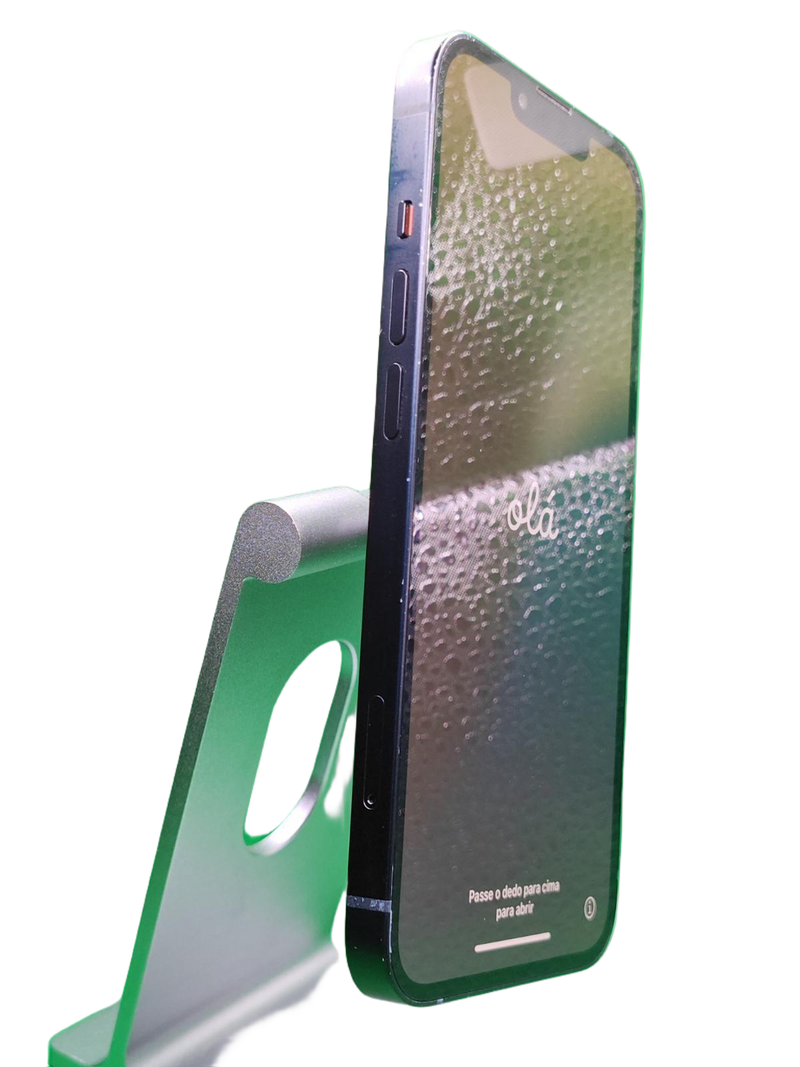 Venta de iPhone 13 seminuevo en Guatemala, color negro, libre de fábrica, certificado y con salud de batería al 82%.