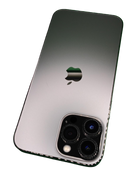 Compra un iPhone 13 Pro Max Seminuevo en Guatemala con garantía certificada y salud de batería al 84%.