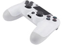 Control alámbrico blanco DoubleShock 4 para PlayStation 4, con cable USB y diseño ergonómico.
