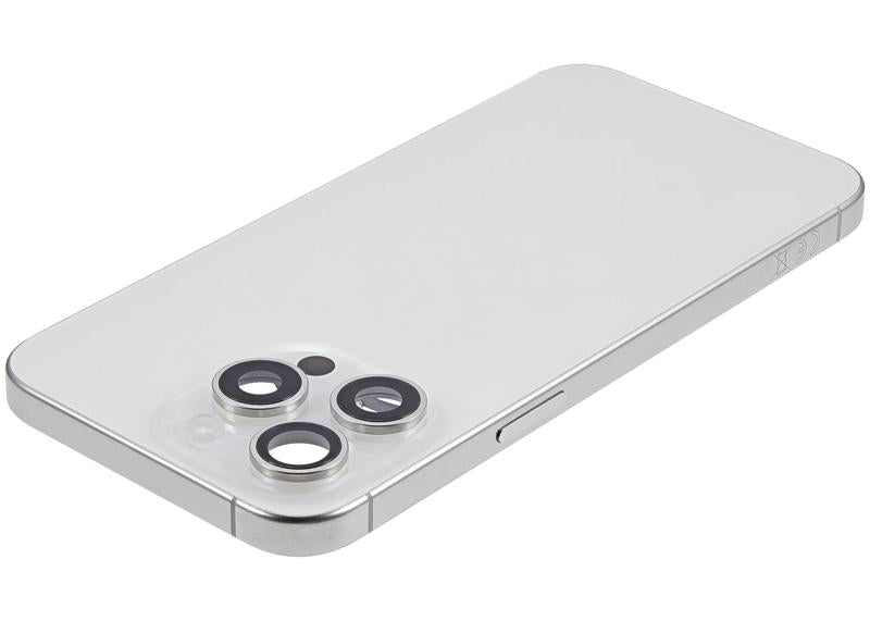 Reparación de tapa trasera con pequeño preinstalado para iPhone 15 Pro Max en Guatemala.