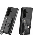 Funda Galaxy Z Fold 7 textura de fibra de carbono, ranura para tarjeta y soporte para correa de muneca - Negro