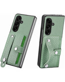 Case Galaxy Z Fold 7 de textura carbon fiber con ranura para tarjeta y correa de muneca (GREEN)