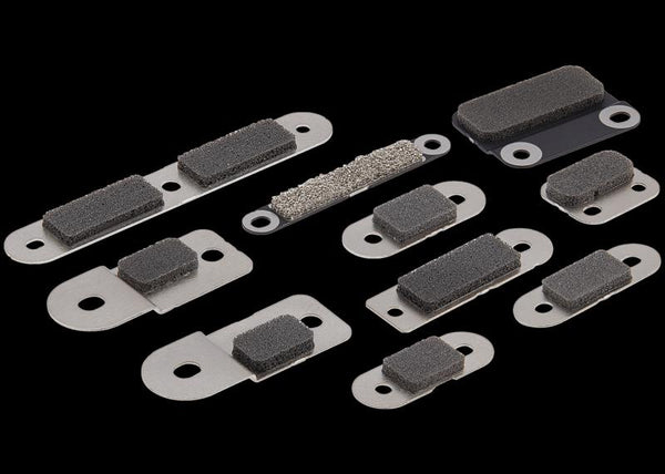 Encuentra el juego de tornillos y soportes para MacBook Pro 16 en Guatemala con entrega inmediata, garantía y al mejor precio en mayoristas de repuestos electrónicos.