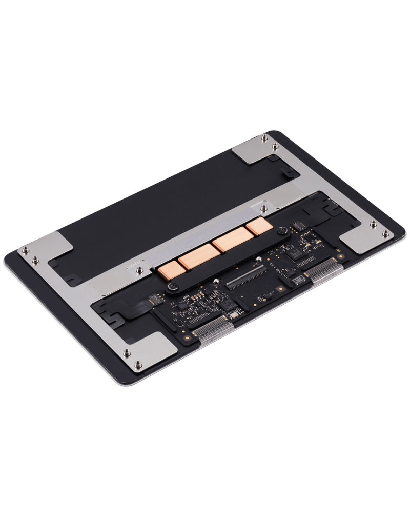 Reparación de trackpad plateado para MacBook Air 13 (A2681 / Mid 2022) en Guatemala, con etiquetas de Apple y mayorista de repuestos.