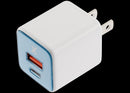 Cargador de pared GaN AmpSentrix Pro teal de 30W con 2 puertos USB-C y USB-A.