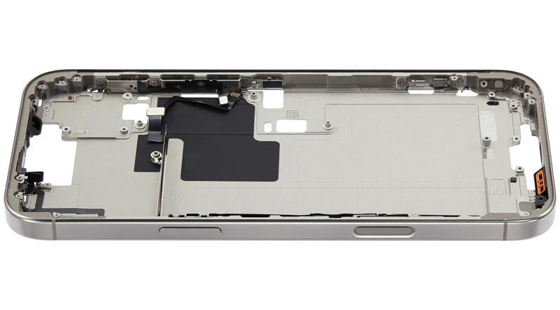 Reparación de carcasa intermedia con botones de encendido y volumen para iPhone 16 Pro Max en Guatemala.