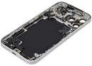 Tapa trasera plateada usada para iPhone 17 Pro Max (A3295) con puerto de carga flex y piezas pequeñas.