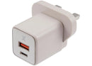 Cargador rápido AmpSentrix 30W USB-C y USB-A color titanio desierto con enchufe UK, adaptador de pared 220V.