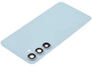 Tapa trasera azul Aftermarket Plus para Samsung Galaxy S24 FE, con lente de cámara integrada, sin logo.