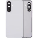 Tapa trasera gris claro para Samsung Galaxy A56 5G (SM-A566) con lente de cámara, repuesto Aftermarket Plus.