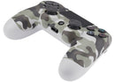 Mando DoubleShock 4 con cable, camuflaje gris para PlayStation 4, botones negros y joysticks.