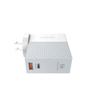 Encuentra el cargador de pared LDNIO A2620C USB A+C con cable USB C-C (65W) en Guatemala para tus necesidades de carga rápida.