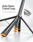 Trípode palo selfie SlowBack negro con seguimiento IA, rotación 360°, y control remoto para estabilizar tu celular.