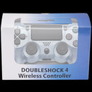 Control alámbrico DoubleShock 4 azul titanio para PlayStation 4 con cable USB, botones negros y joysticks.