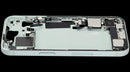 Tapa superior verde iPhone 15 A2846 usada OEM, con puerto de carga y piezas pequeñas para reparación.