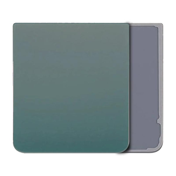 Encuentra la tapa inferior trasera original verde para Samsung Galaxy Z Flip 4 5G en Guatemala, disponibilidad inmediata en talleres de reparación autorizados.