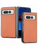 Encuentra la mejor carcasa de carbono para tu Google Pixel Fold en Guatemala, disponible en color naranja.