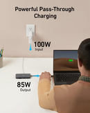 Hub USB-C Anker 555 Powerexpand 8 en 1 gris espacial, con múltiples puertos para expansión de datos.