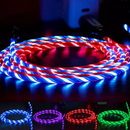 Cable USB A-C verde de 3 pies con LED fluido y puerto de carga rápida visible de 10W.