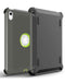 Protege tu iPad 10 2022 o iPad 11 con estilo con esta funda resistente con clip en color verde militar en Guatemala.