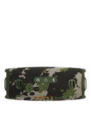 Altavoz portátil JBL Charge 6 Bluetooth impermeable con diseño de camuflaje, ideal para exteriores y aventuras.