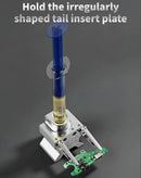 Clamp Lanrui B17 de metal plateado para sujetar y reparar placas base irregulares o componentes electrónicos pequeños.