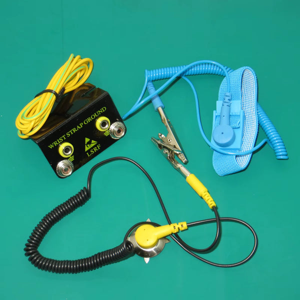 Tapete antiestático de escritorio 30x40cm verde con cable y conexión a tierra en Guatemala para proteger tus equipos electrónicos.