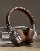 Auriculares supraaurales inalámbricos SlowBack CHROME en color marrón, diseño elegante y moderno.