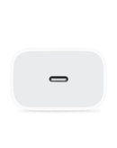 Adaptador de corriente USB-C blanco de 20W para carga rápida de dispositivos electrónicos.