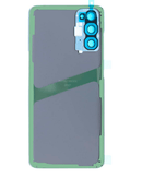 Tapa trasera con lente de cámara y adhesivo para reparación en Guatemala de Samsung Galaxy S20 en color Cloud Blue, sin logo.