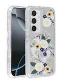 Funda transparente con diseño floral y cargador inalámbrico para Galaxy S24 / S25, disponible en Guatemala para los amantes de los accesorios Samsung.