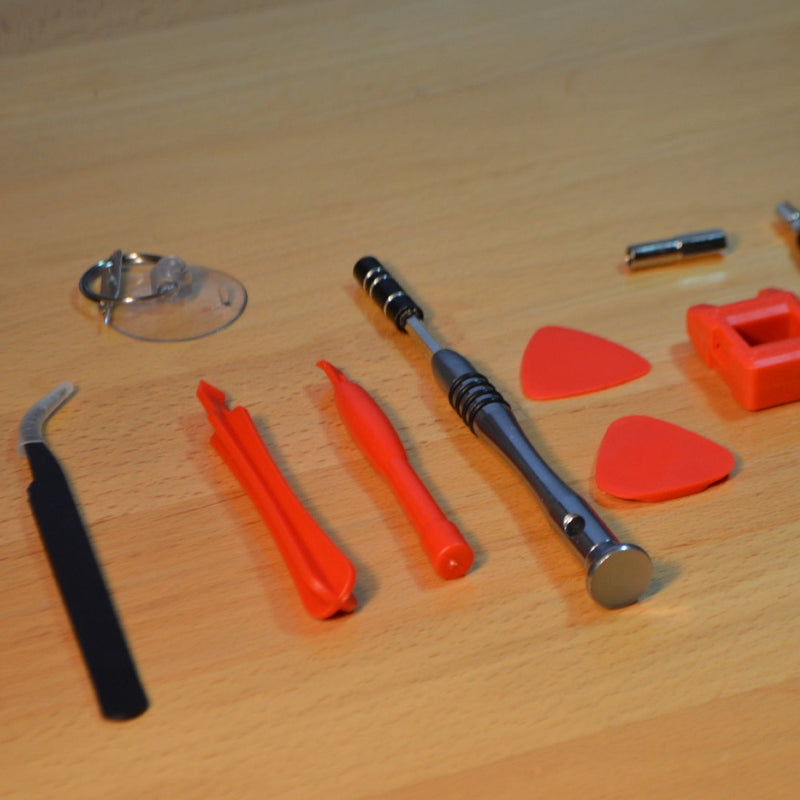 Kit de Herramientas con desarmador de aluminio 110 en 1