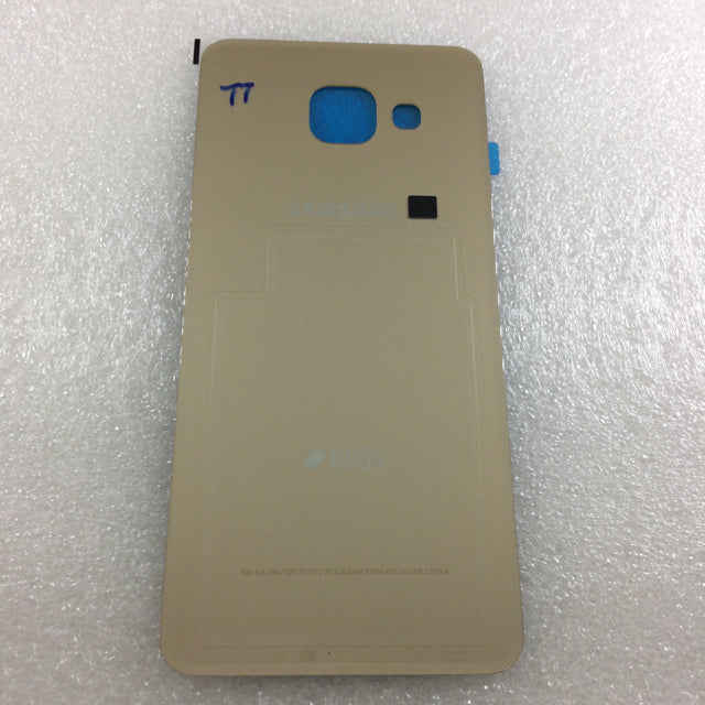 Tapadera Samsung Galaxy A3 (A300) Dorada - Celovendo. Repuestos para celulares en Guatemala.